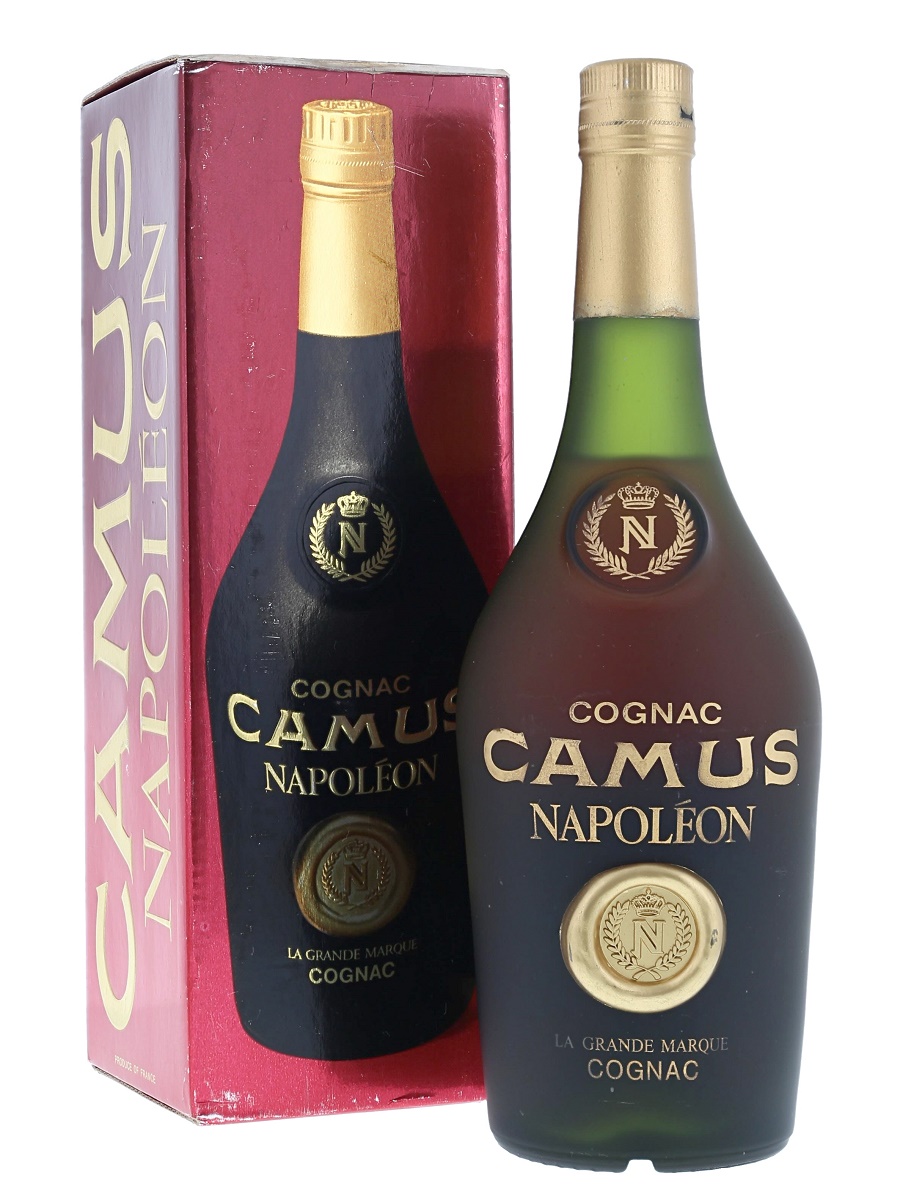 Французский коньяк купить в москве. Napoleon Camus Cognac Camus. Коньяк Camus Napoleon. Французский коньяк Наполеон Camus. Cognac Camus Napoleon VSOP.